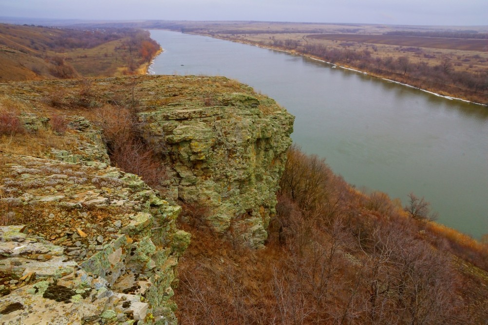 Скальная гряда Закаты на левом берегу Северского Донца