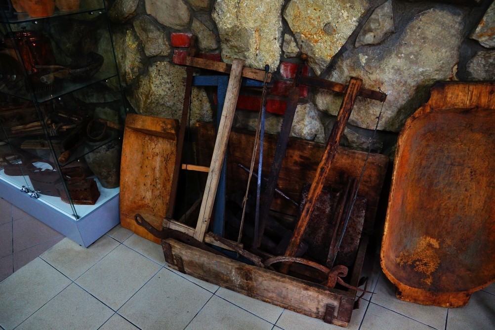 Станица Еланская, музей геноцида казачества. Утварь и инструменты старинного казачьего быта Станица Еланская, музей геноцида казачества. Утварь и инструменты старинного казачьего быта