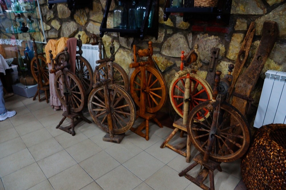 Станица Еланская, музей геноцида казачества. Утварь и инструменты старинного казачьего быта Станица Еланская, музей геноцида казачества. Утварь и инструменты старинного казачьего быта