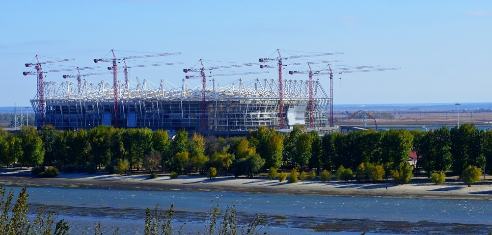 Новый стадион в Ростове-на-Дону на левом берегу Дона
