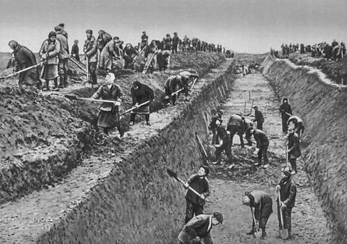 Кольцо противотанковых рвов вокруг Ростова-на-Дону. Следы рвов на территории современного города. Кольцо противотанковых рвов вокруг Ростова-на-Дону. Следы рвов на территории современного города.