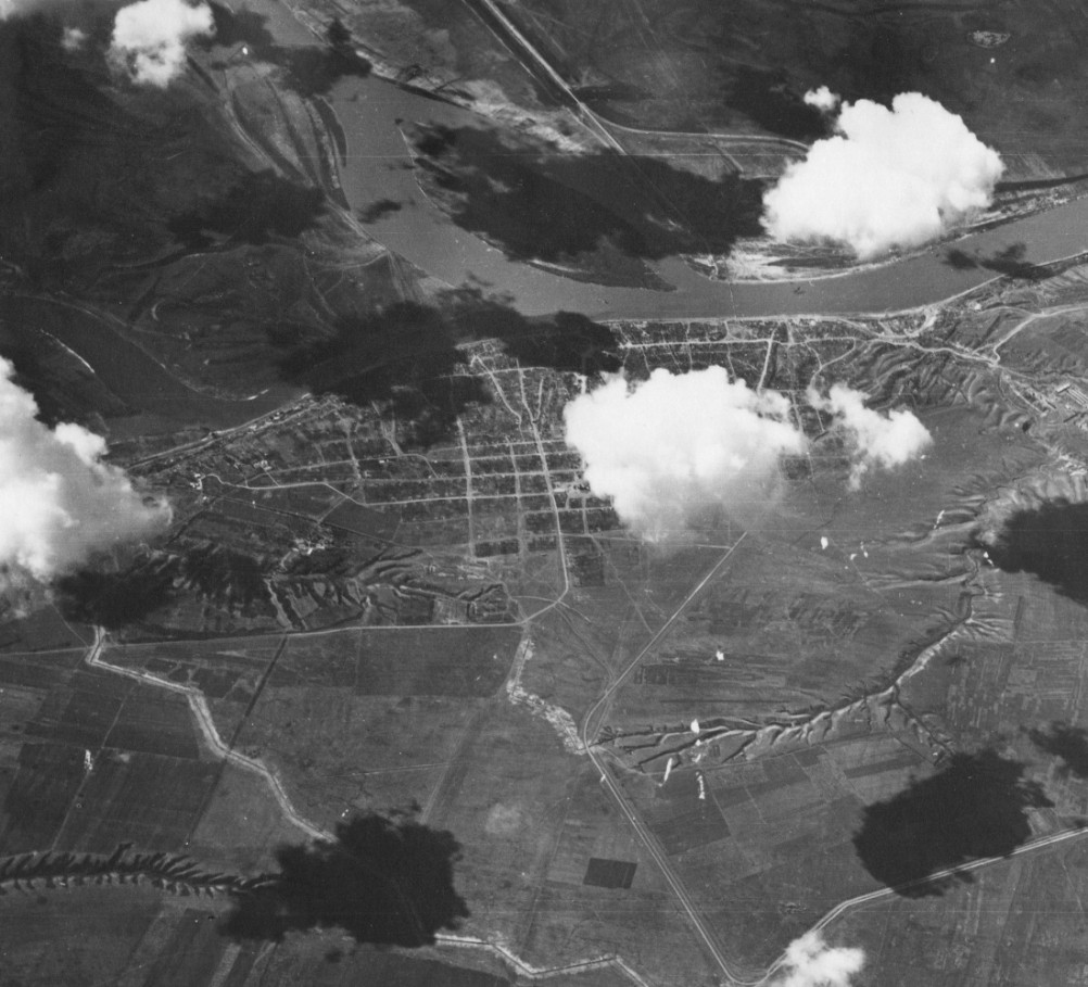 Кольцо противотанковых рвов вокруг Ростова-на-Дону. Следы рвов на территории современного города. Кольцо противотанковых рвов вокруг Ростова-на-Дону. Следы рвов на территории современного города.