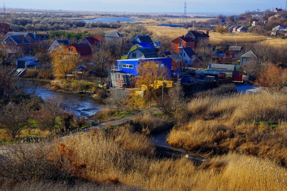 Противотанковые надолбы на рубежах обороны вокруг Ростова-на-Дону Противотанковые надолбы на рубежах обороны вокруг Ростова-на-Дону