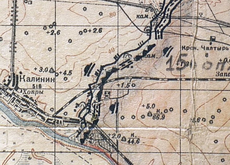 Противотанковые надолбы на рубежах обороны вокруг Ростова-на-Дону Противотанковые надолбы на рубежах обороны вокруг Ростова-на-Дону