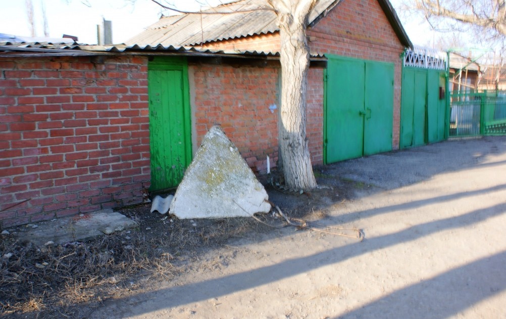 Противотанковые надолбы на рубежах обороны вокруг Ростова-на-Дону Каратаево Противотанковые надолбы на рубежах обороны вокруг Ростова-на-Дону Каратаево