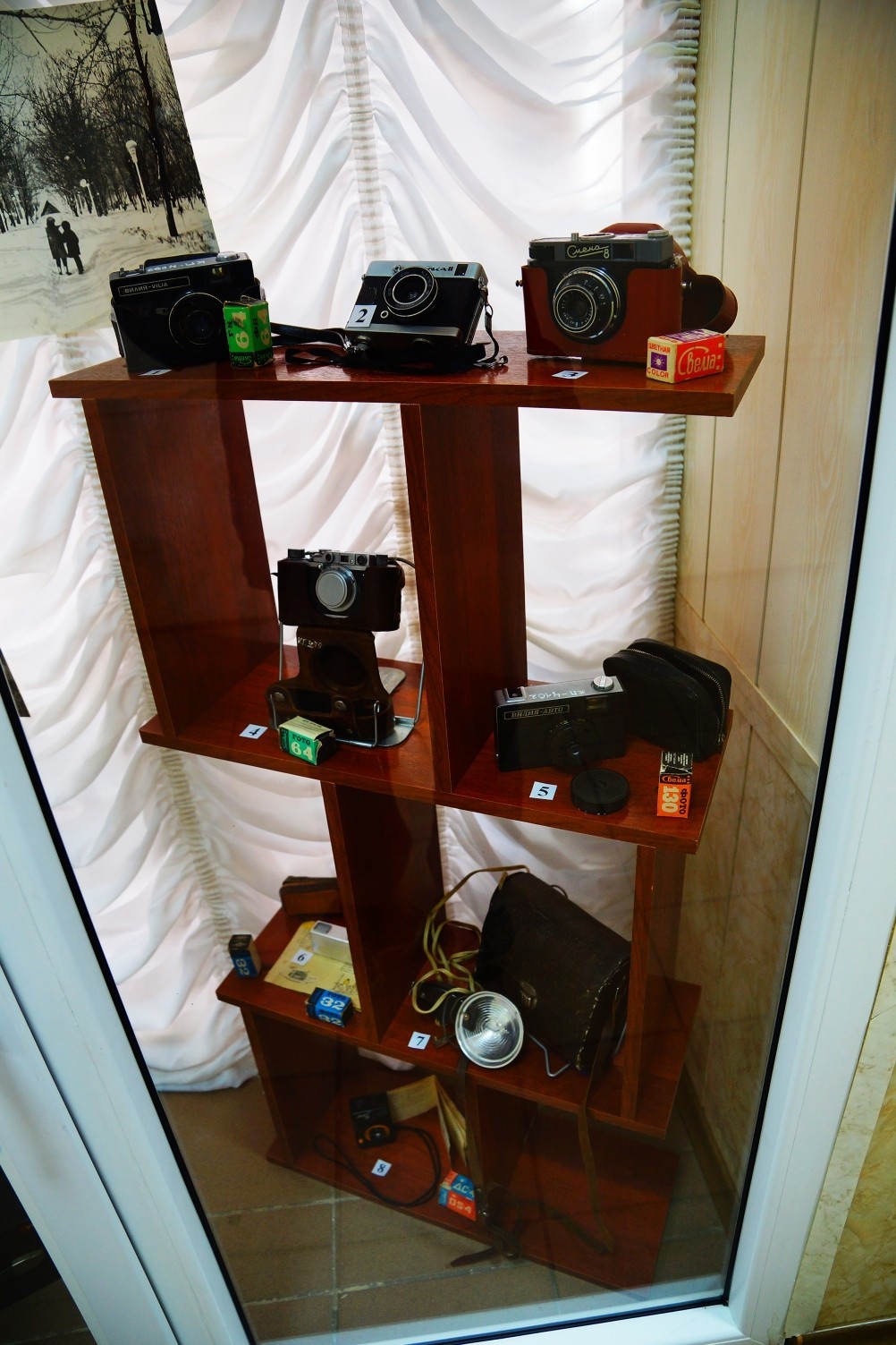 Выставка старой фототехники в донецком краеведческом музее. 