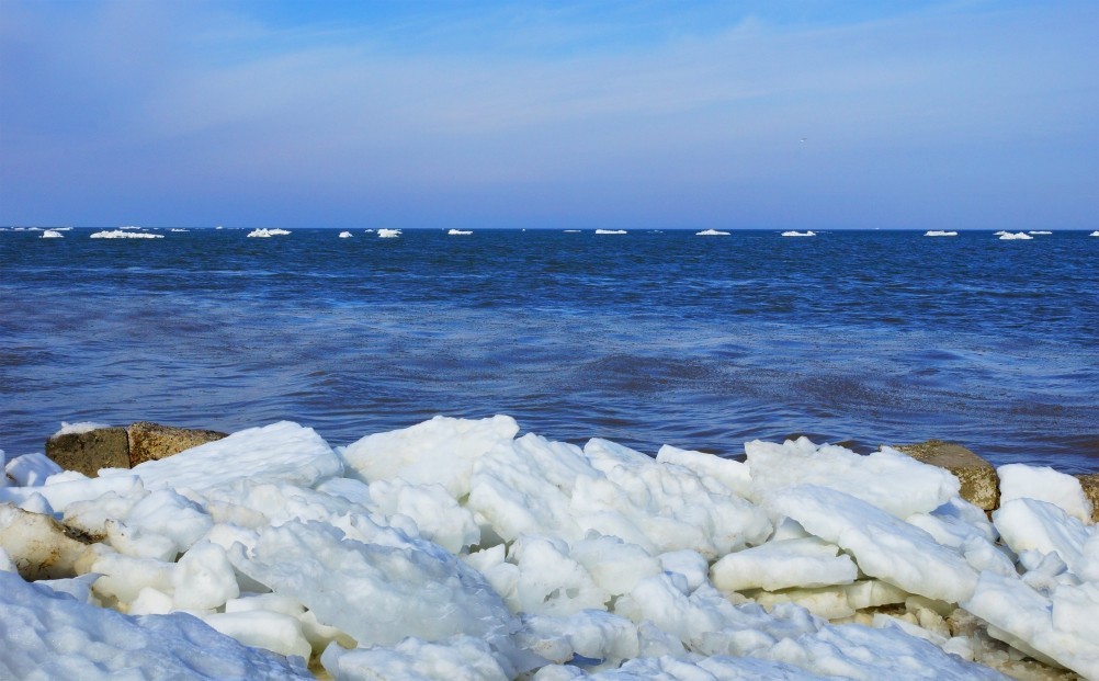 Чумбур-Коса, льды и торосы. Чумбур-Коса, льды и торосы.