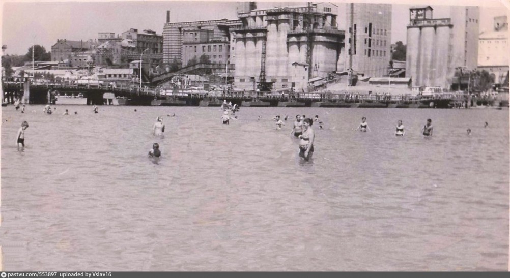 Первый подземный переход в Ростове-на-Дону. Пляж на 29-й линии. Первый подземный переход в Ростове-на-Дону. Пляж на 29-й линии.