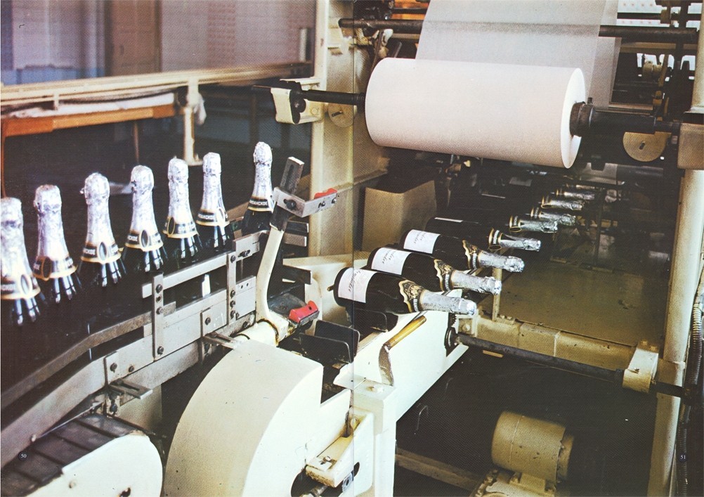 Промышленность Дона Комбинат шампанских вин. Промышленность Дона Комбинат шампанских вин.