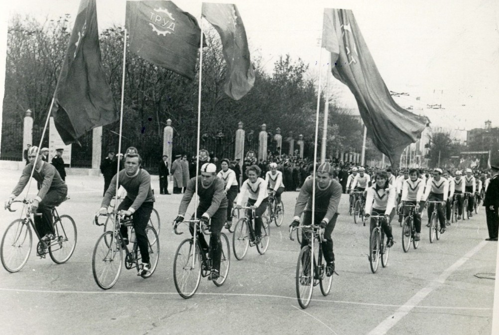 Первомайские и ноябрьские демонстрации в Ростове-на-Дону Первомайские и ноябрьские демонстрации в Ростове-на-Дону