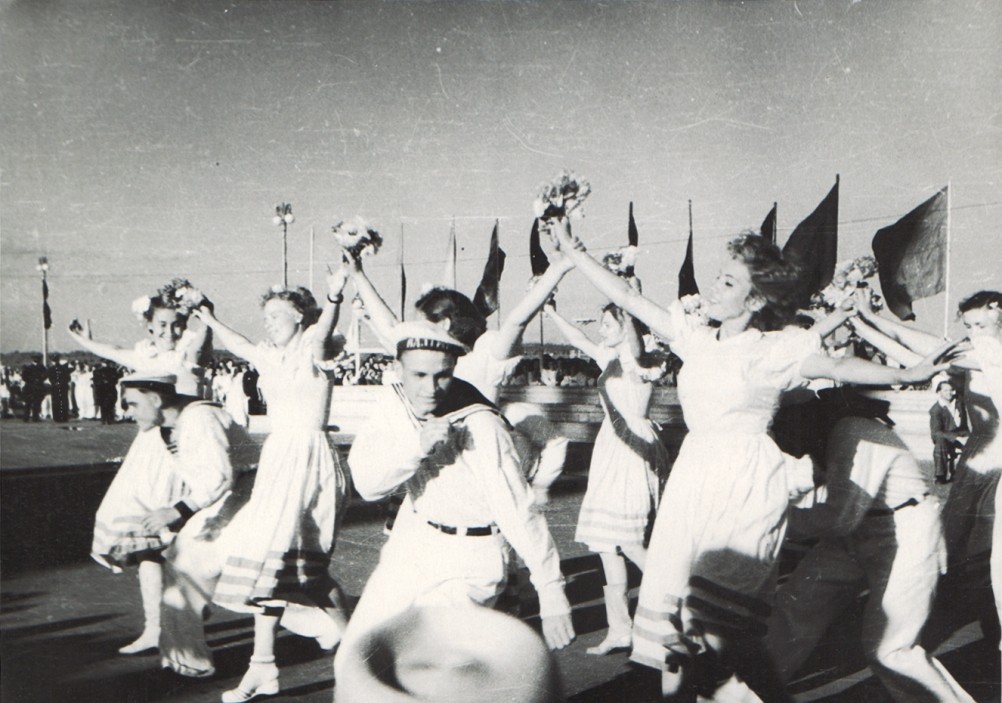 Первомайские и ноябрьские демонстрации в Ростове-на-Дону Первомайские и ноябрьские демонстрации в Ростове-на-Дону