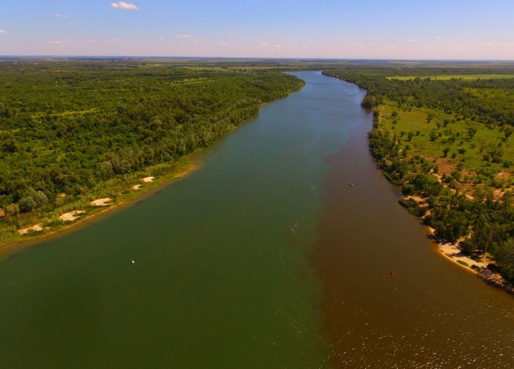 Место слияния Дона и Северского Донца у островов Куркин и Чебачий. Место слияния Дона и Северского Донца у островов Куркин и Чебачий.
