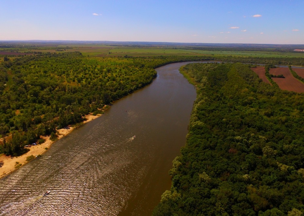 Место слияния Дона и Северского Донца у островов Куркин и Чебачий. Место слияния Дона и Северского Донца у островов Куркин и Чебачий.