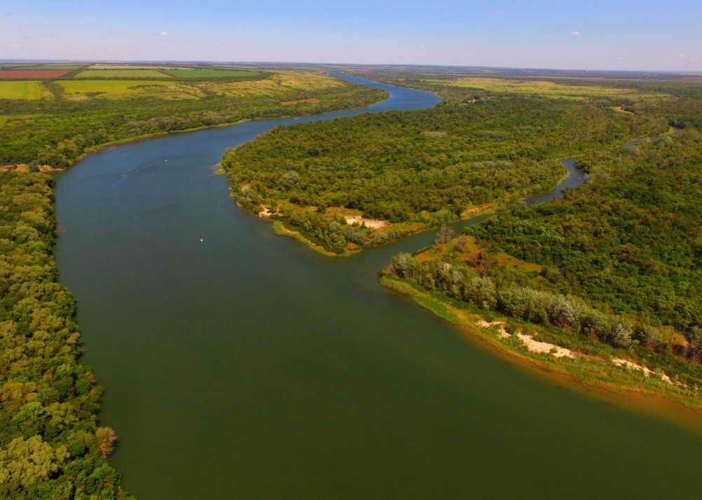 Место слияния Дона и Северского Донца у островов Куркин и Чебачий. Место слияния Дона и Северского Донца у островов Куркин и Чебачий.