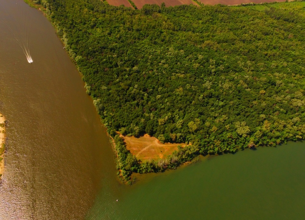 Место слияния Дона и Северского Донца у островов Куркин и Чебачий. Место слияния Дона и Северского Донца у островов Куркин и Чебачий.