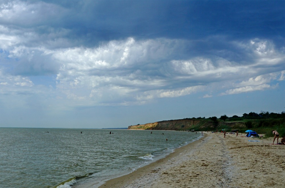 Азовское побережье у поселка Приазовский