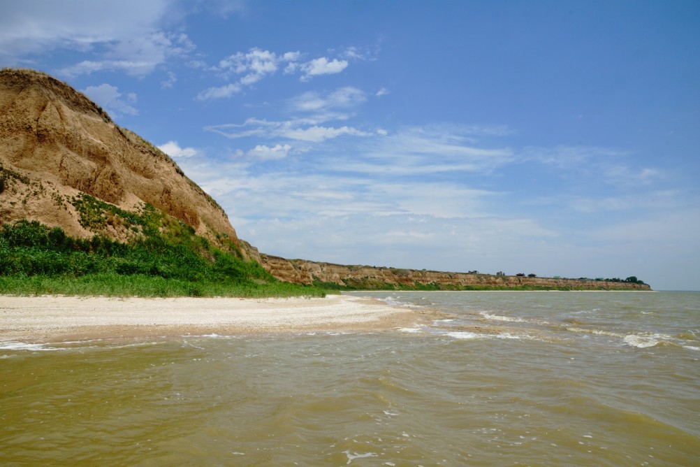 Азовское побережье у поселка Приазовский