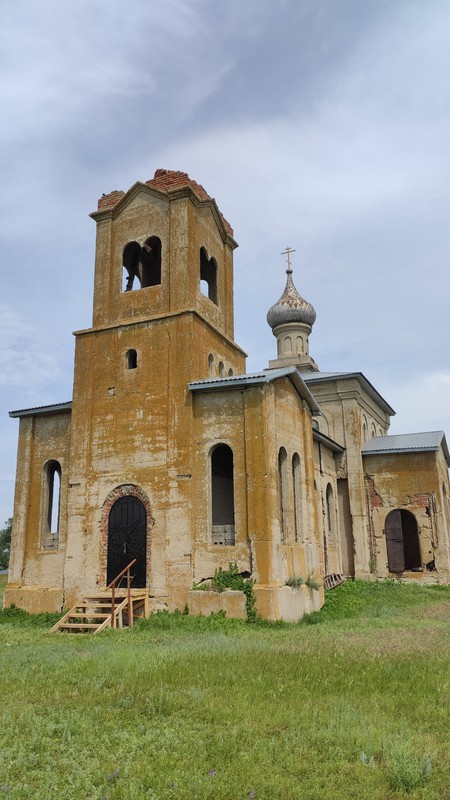 Железобетонная церковь Георгия Победоносца в хуторе Карповском